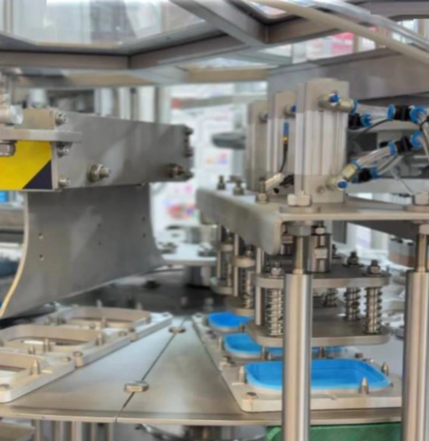 Integración de impresora de tinta Industria 4.0 en la llenadora rotativa